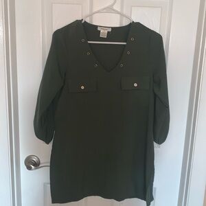 Green top with gold accents and slits on the side